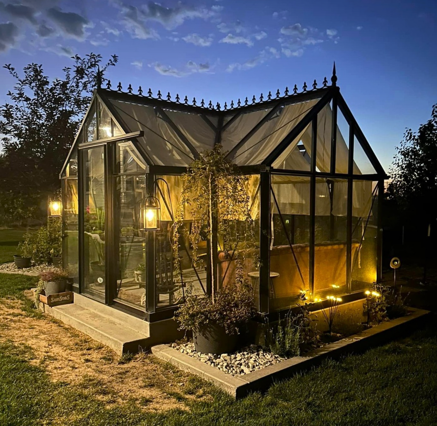 10'x13' Junior Orangerie Glass Greenhouse