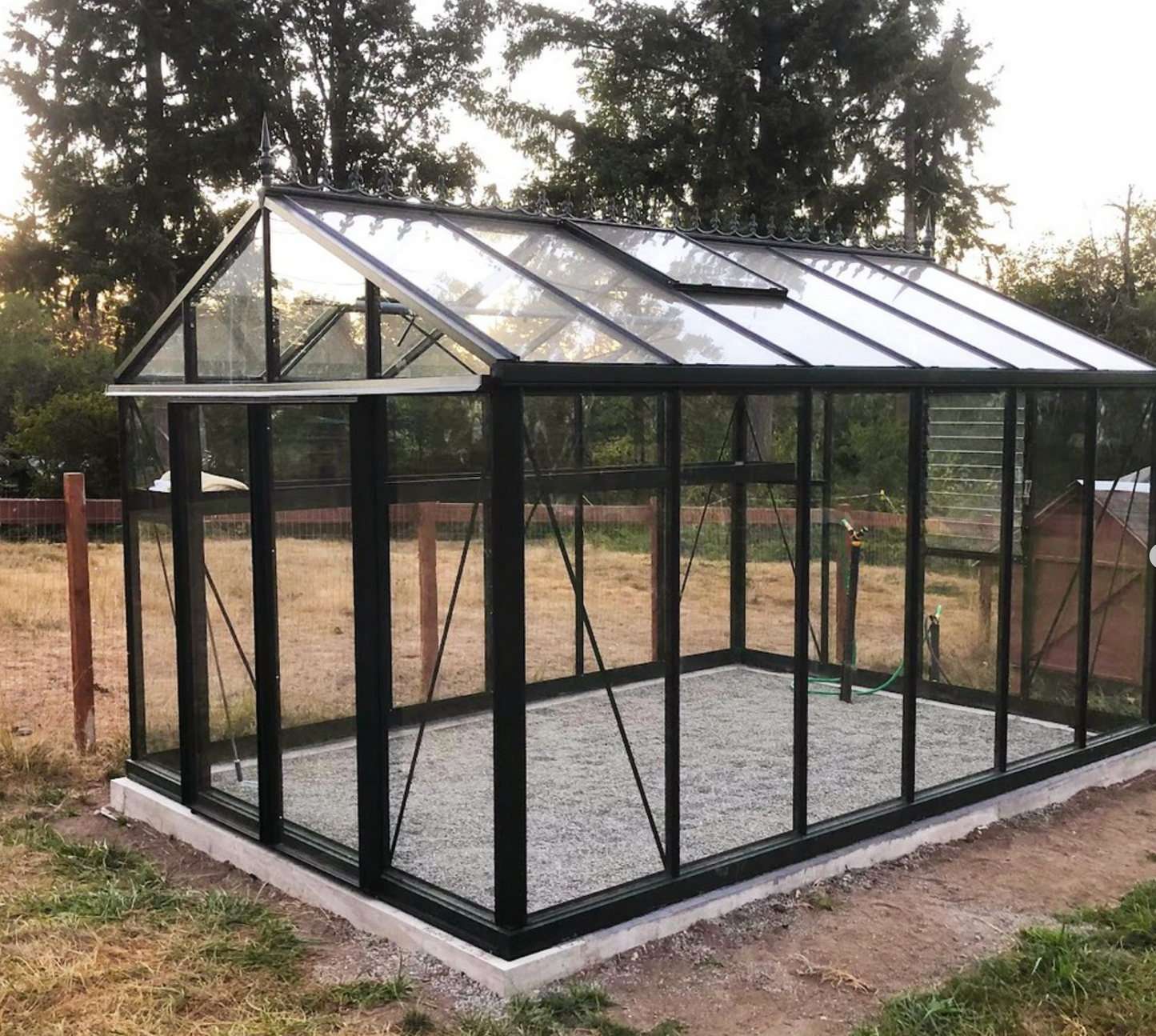 10'x15' Royal Victorian Glass Greenhouse (VI34)