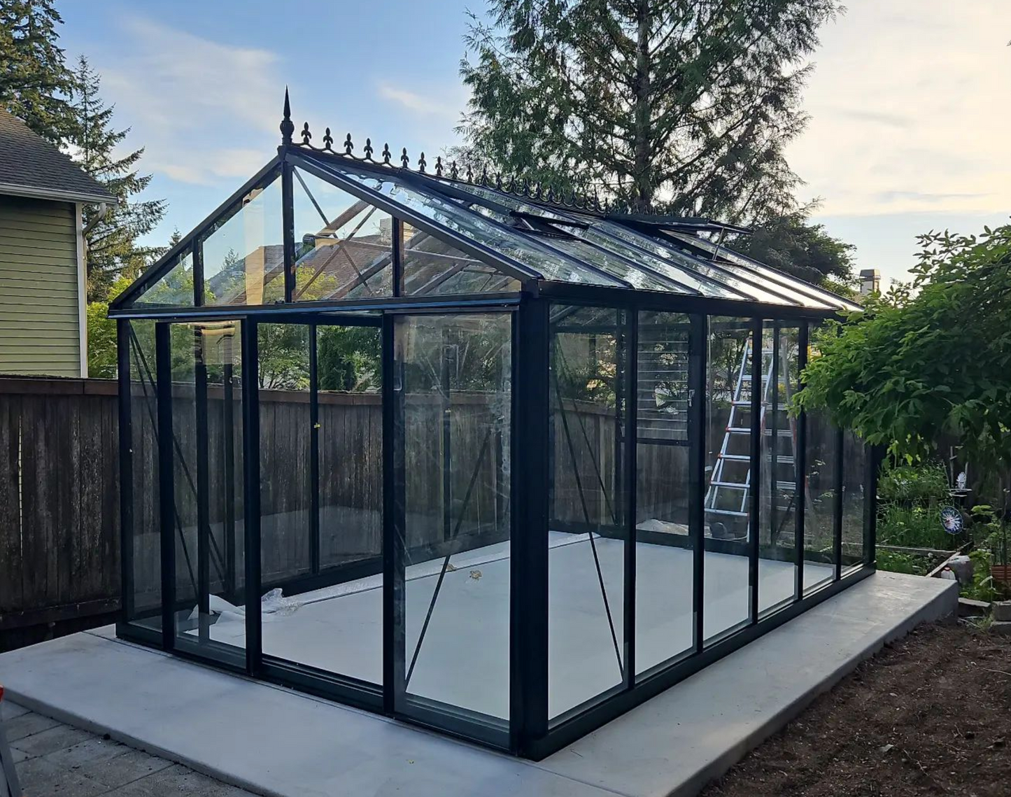 10'x15' Royal Victorian Glass Greenhouse (VI34)