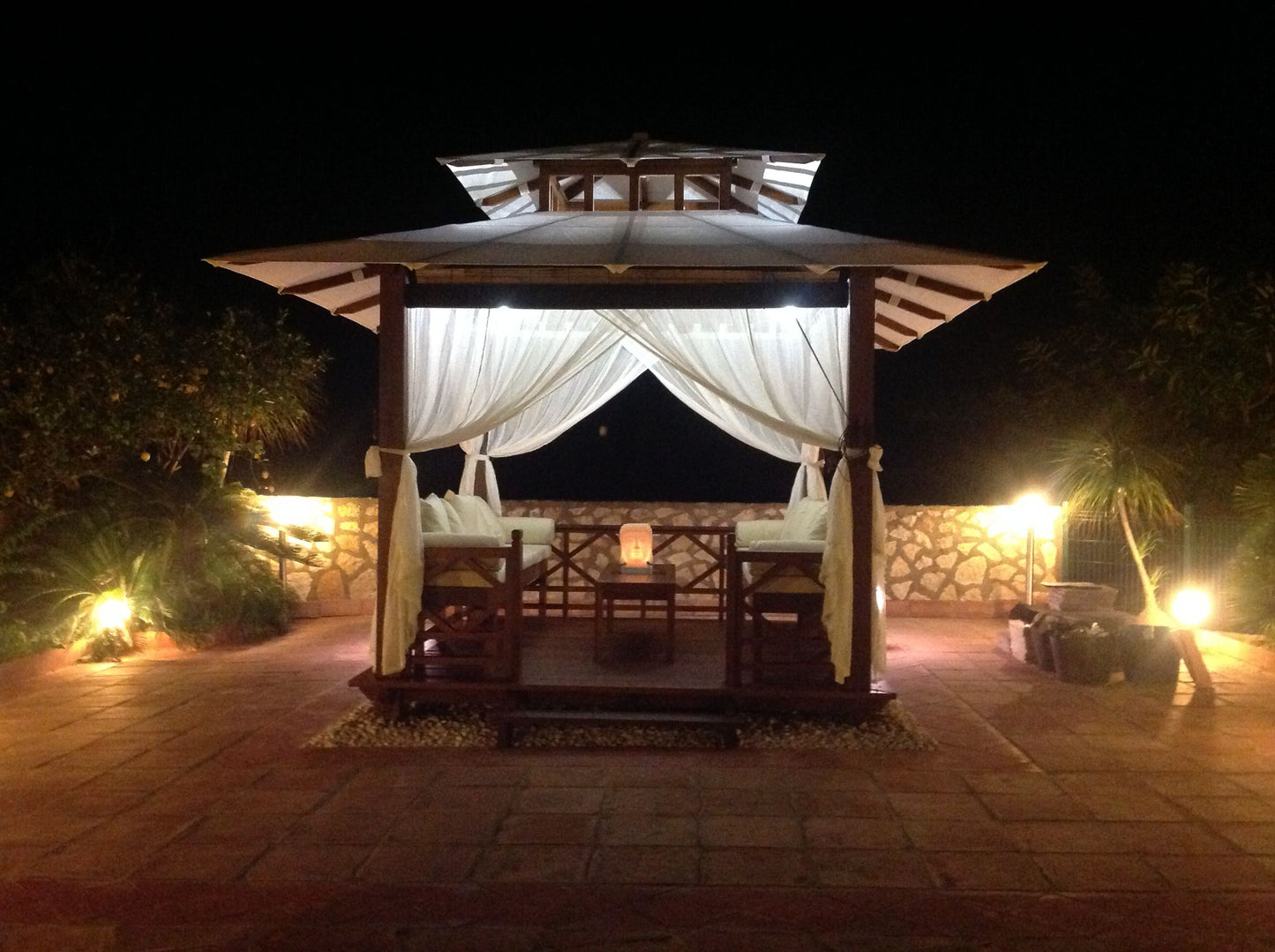 Solid Wood Furnished Balinese Gazebo