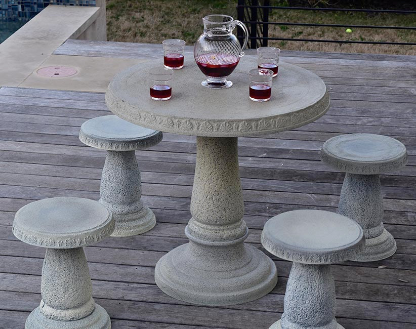 Round Garden Table with 4 Stools