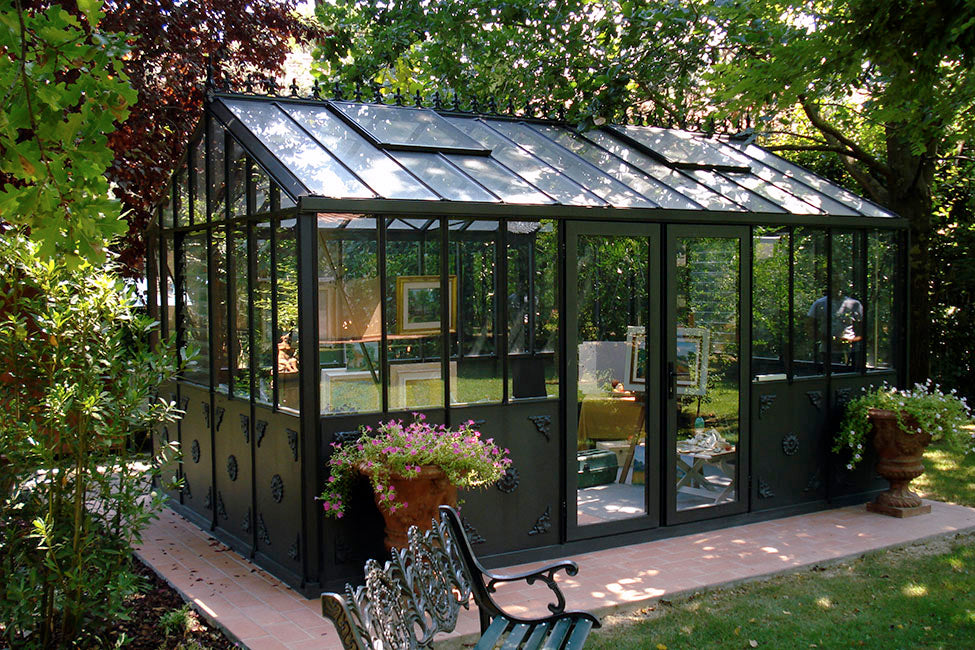 Retro Royal Victorian Greenhouse (3 Sizes)