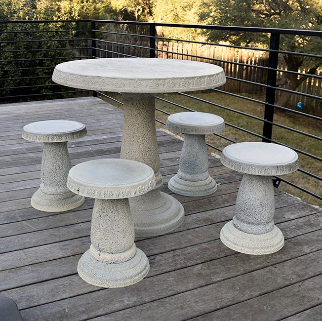 Round Garden Table with 4 Stools
