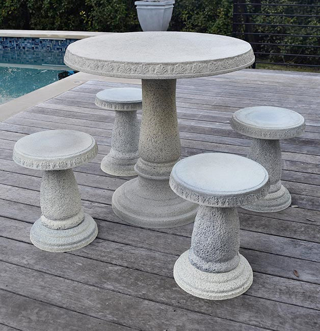Round Garden Table with 4 Stools